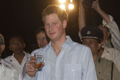 prince harry nu|Le prince Harry nu à Las Vegas, il revient sur le scandale .